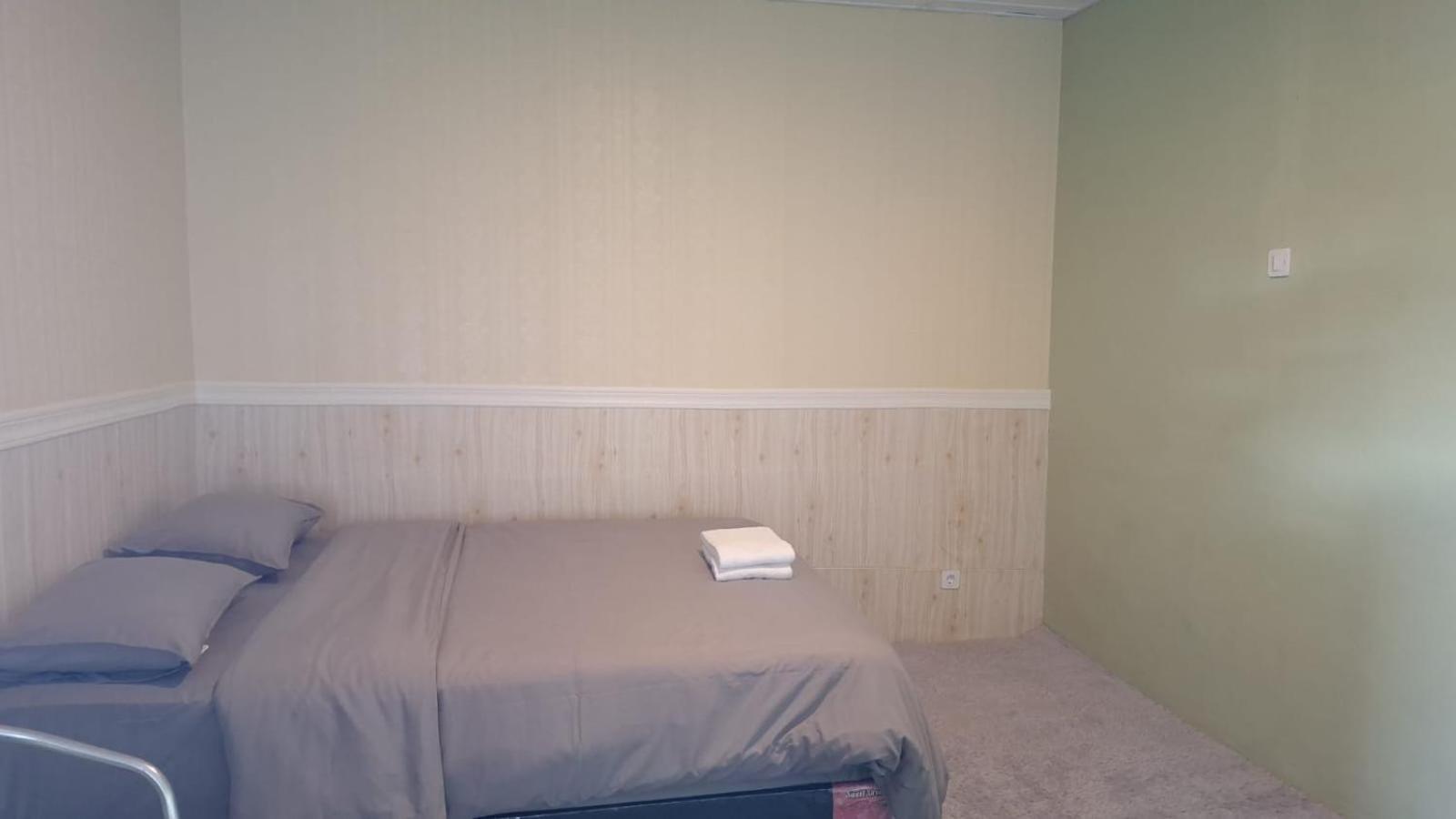 Smiley'S Homestay Berastagi Quarto foto