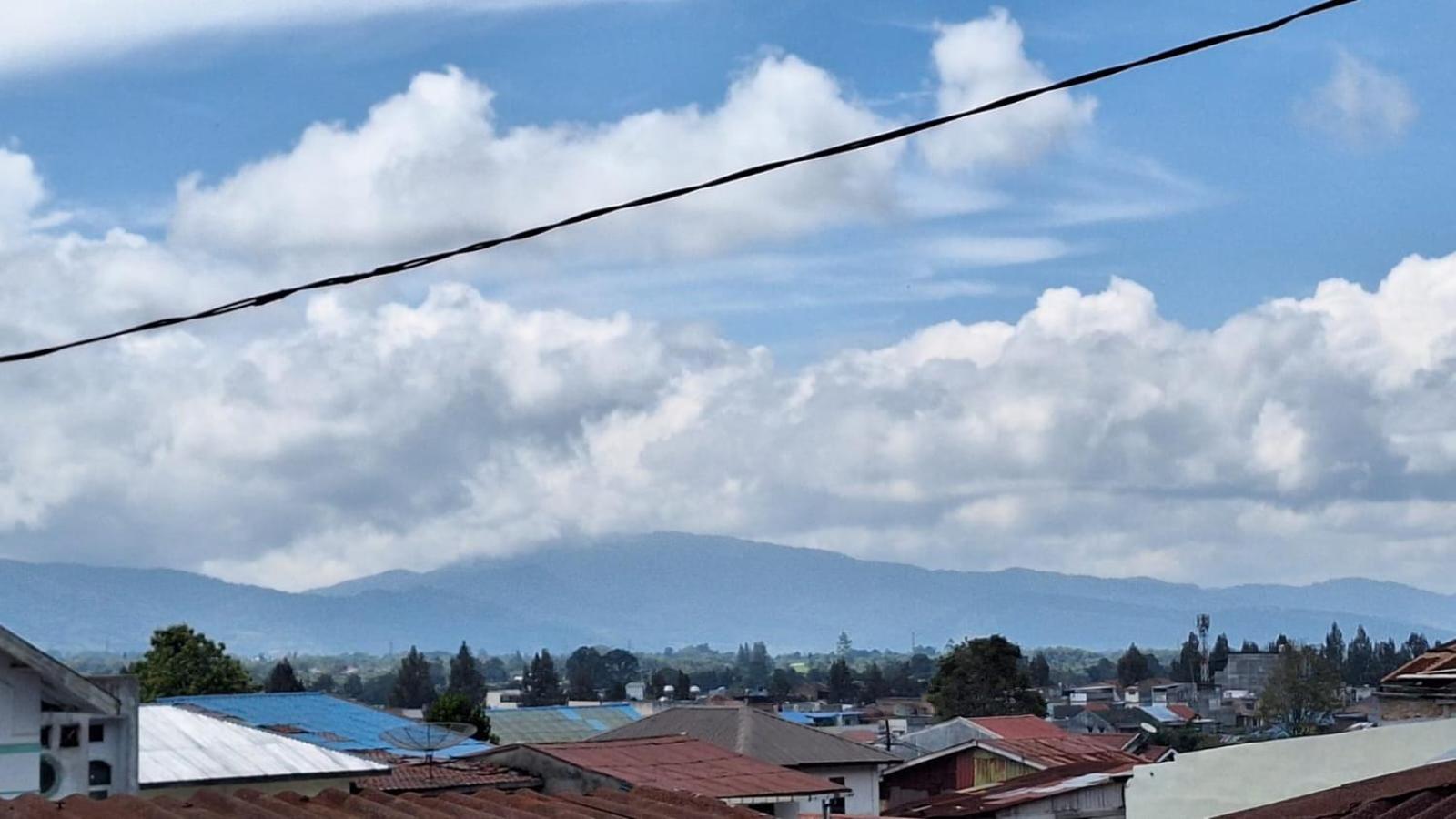 Smiley'S Homestay Berastagi Quarto foto