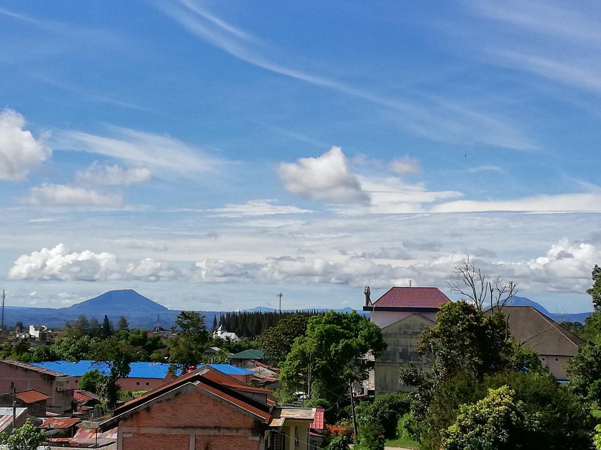 Smiley'S Homestay Berastagi Exterior foto
